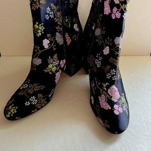 Charlotte Russe Women’s Gracey Floral Boots